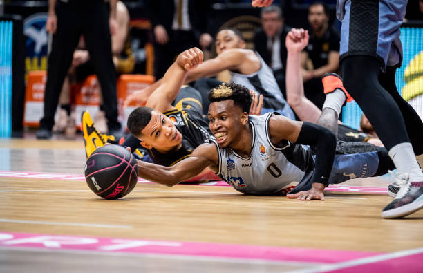 NBA最新排名！湖人开始掉队，联盟第一给勇士送温暖，火箭第2不稳.